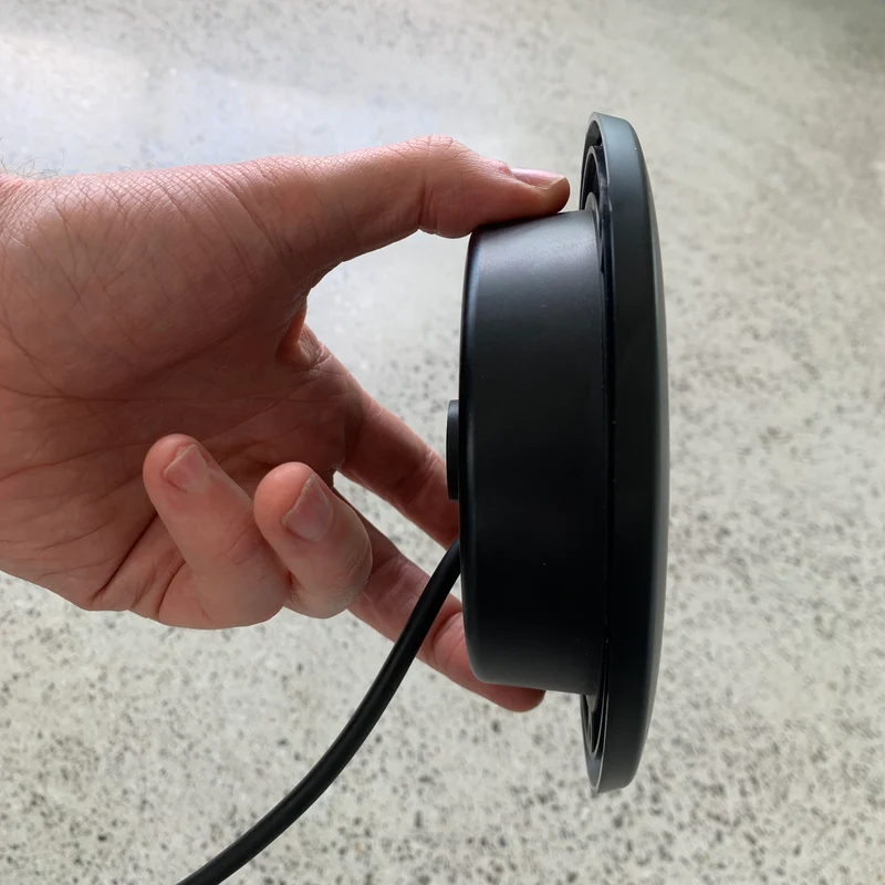 Fanale posteriore rotondo scuro Fristom con stop, posizione e indicatore di direzione / copertura nera