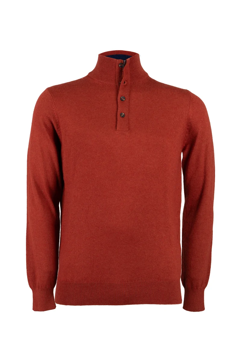 Pullover in misto cachemire con collo alto chiuso da mezza zip e 4 bottoni