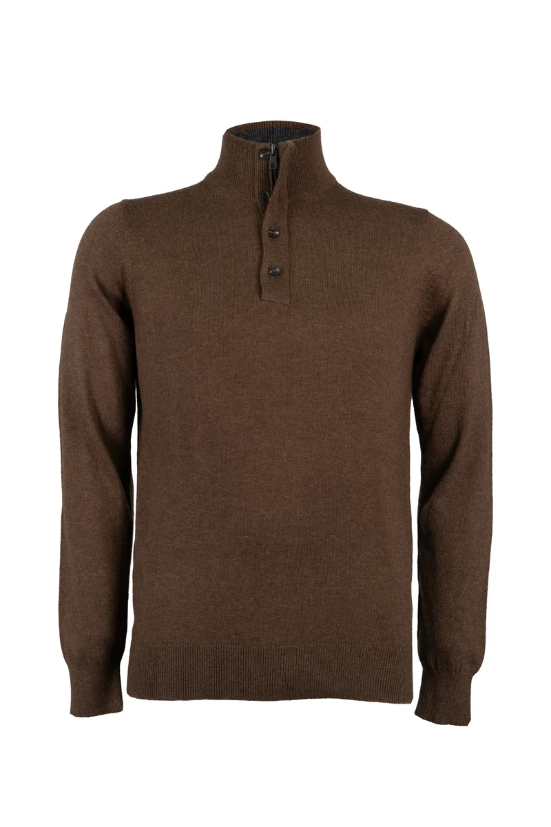 Pullover in misto cachemire con collo alto chiuso da mezza zip e 4 bottoni