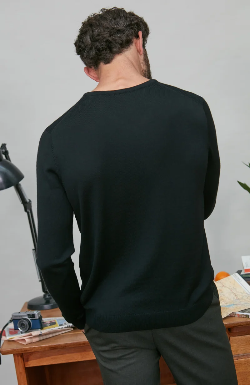 Mens Extra Fine Merino Wool V-Neck Jumper