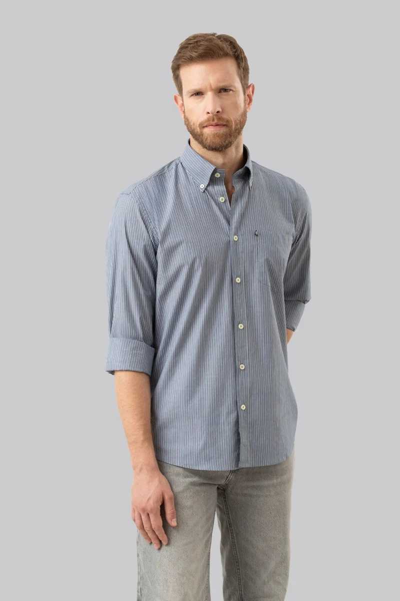 Camicia button down con taschino in popeline fantasia micro riga