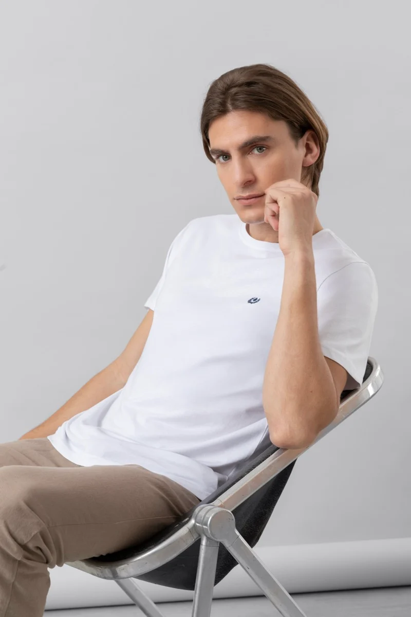 T-Shirt 100% Cotone con ricamo a contrasto