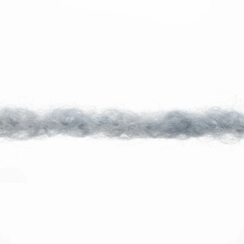 filati lunghi cashmere colore chiaro