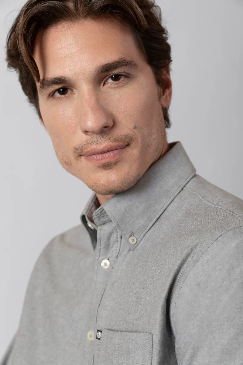 Camicia in Oxford di cotone con taschino e collo button down