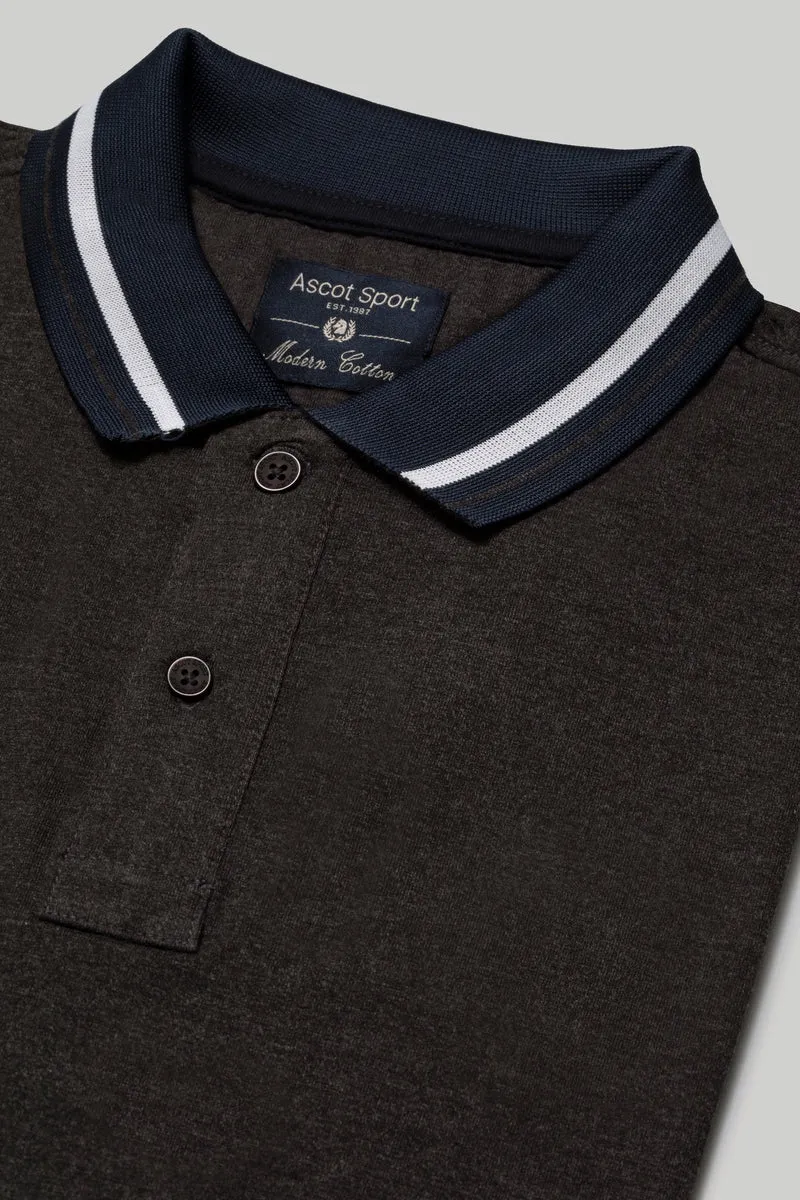Polo in jersey BiStretch con dettaglio a contrasto su collo