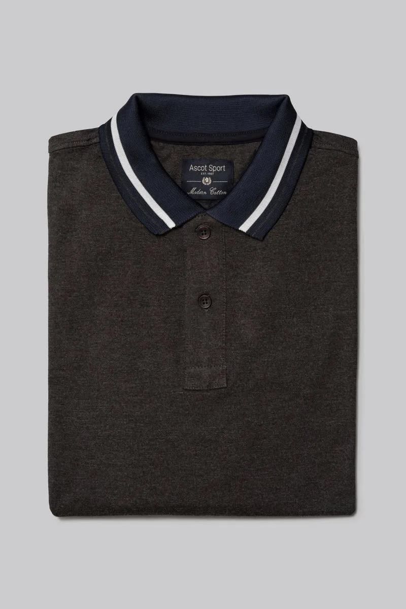 Polo in jersey BiStretch con dettaglio a contrasto su collo