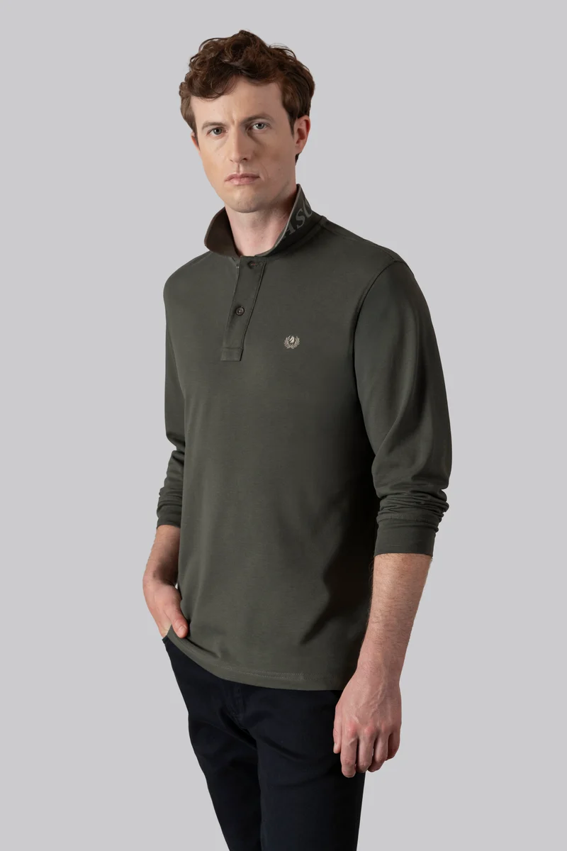 Polo in piquet con riga contrasto colore su collo e stampa logo sottocollo