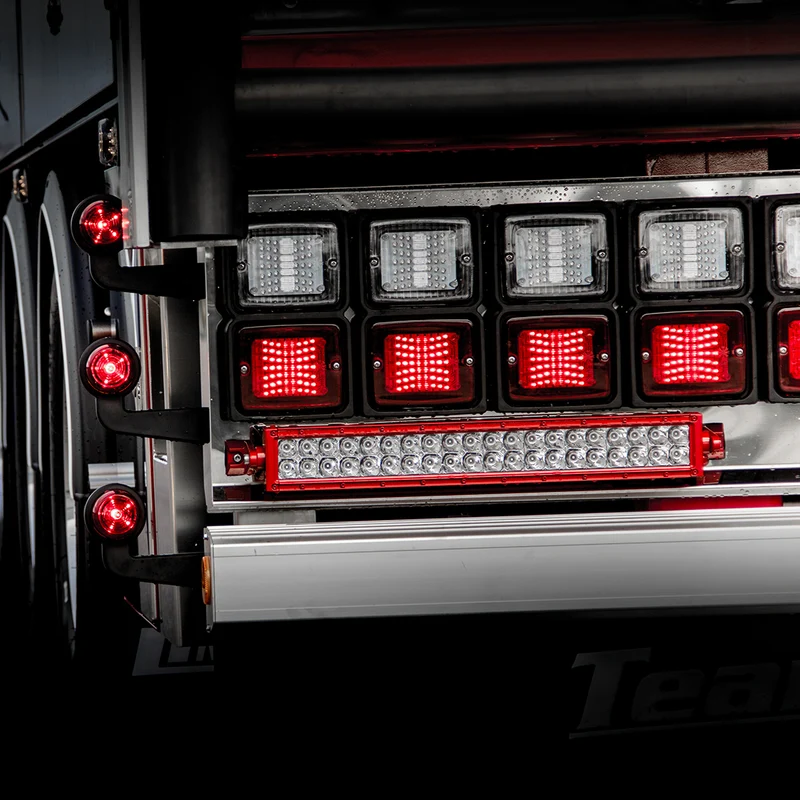 Fanale posteriore a LED Strands IZE con lente rossa