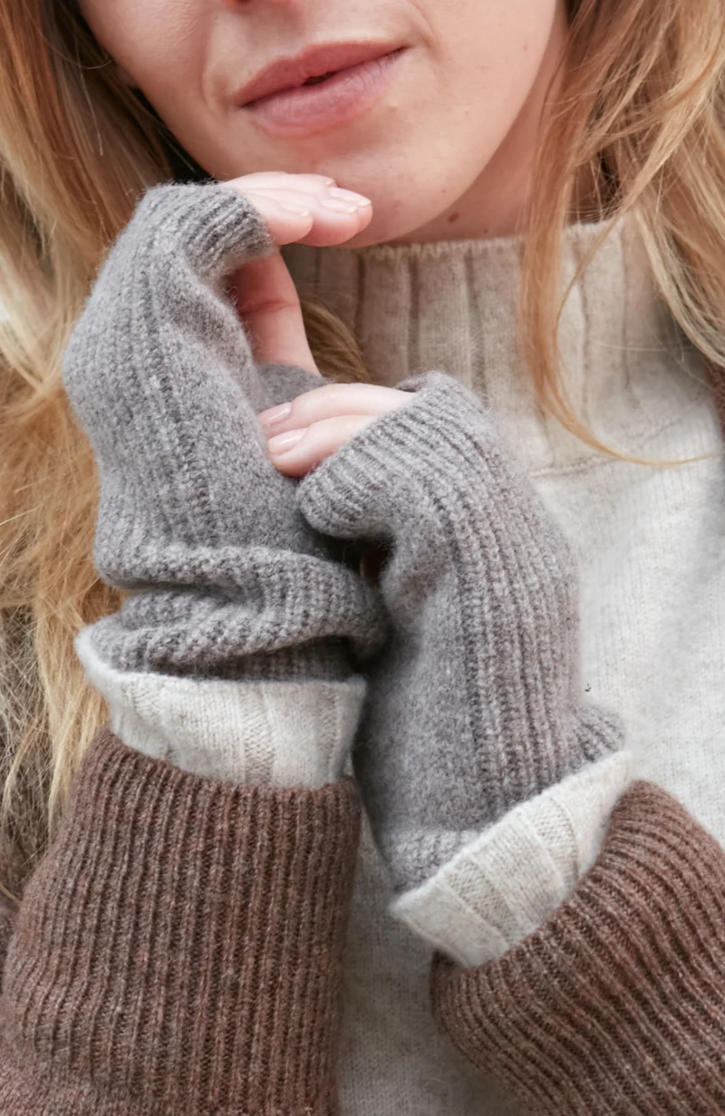 Womens Lambswool Ribbed Arm Warmers