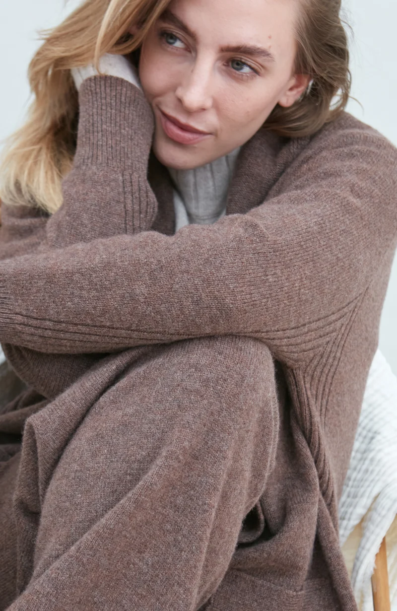 Womens Pure Lambswool Long Line Cardigan with Pockets