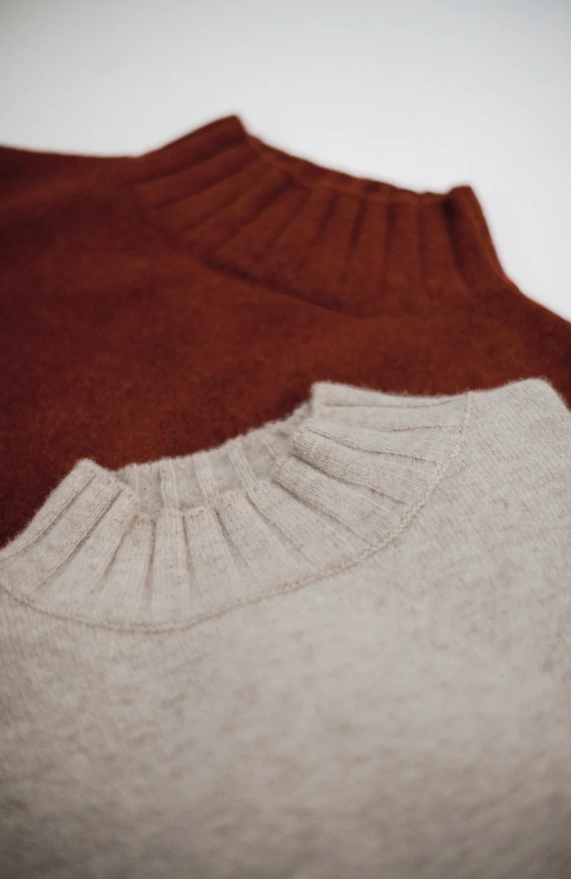 Womens Lambswool Grown On Neck Jumper
