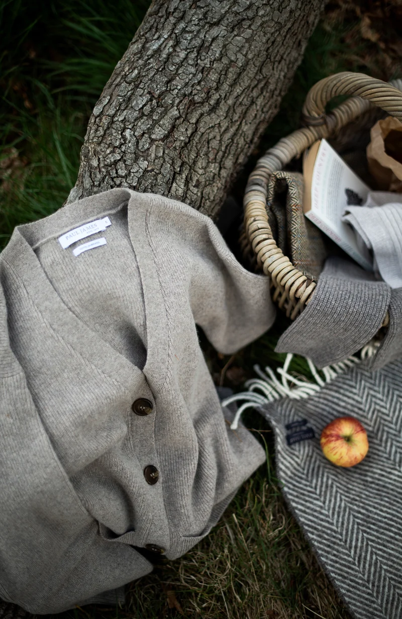Womens Lambswool V Neck Ribbed Cardigan with Pockets