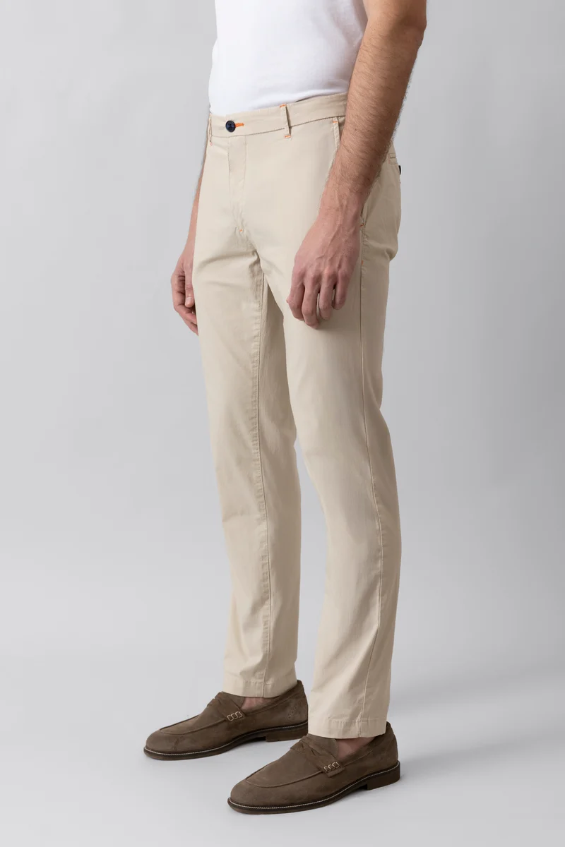 Pantalone Chino in popeline di cotone leggero stretch