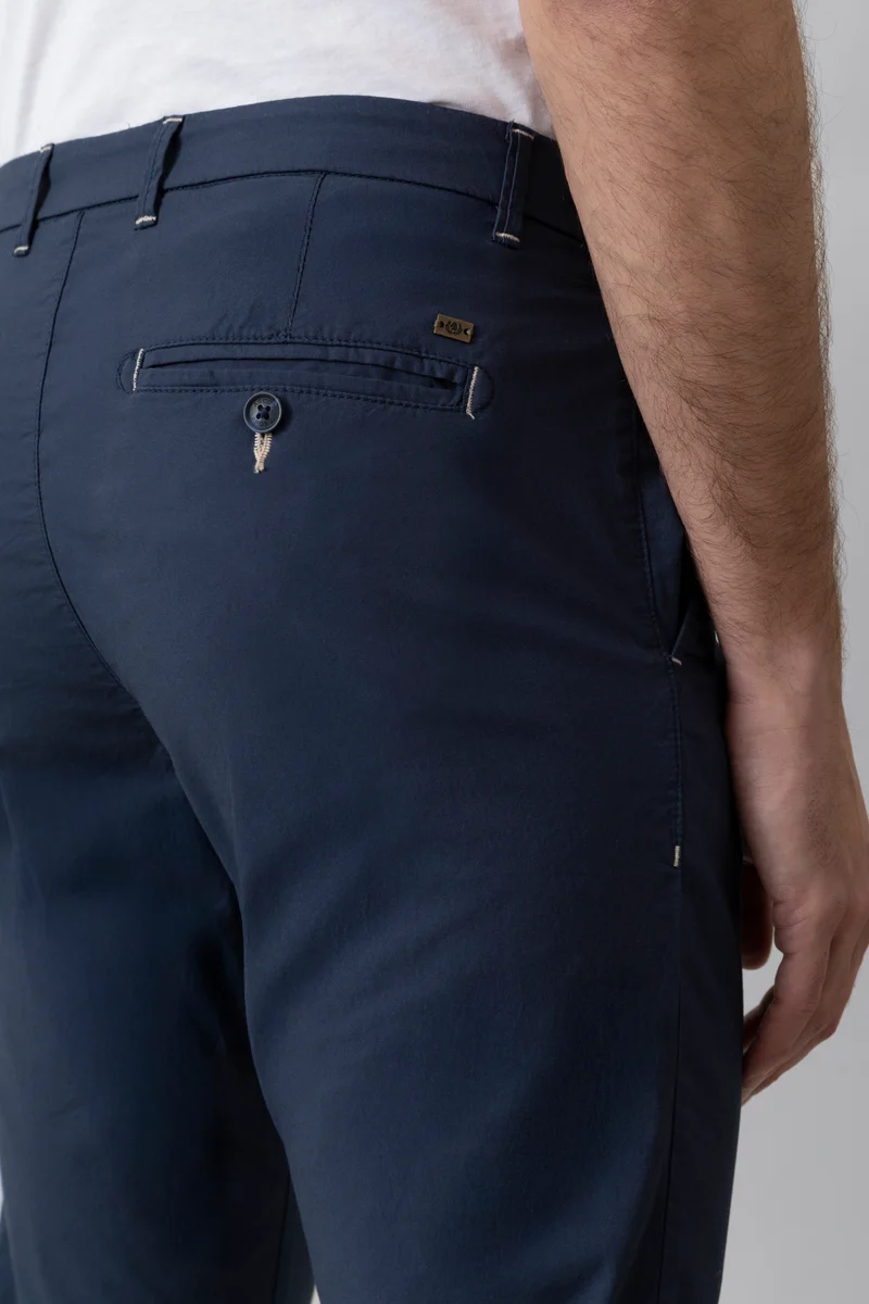 Pantalone Chino in popeline di cotone leggero stretch