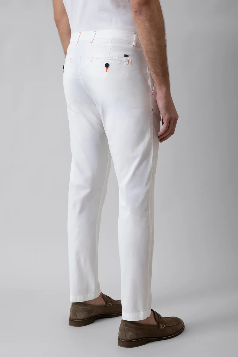 Pantalone Chino in popeline di cotone leggero stretch