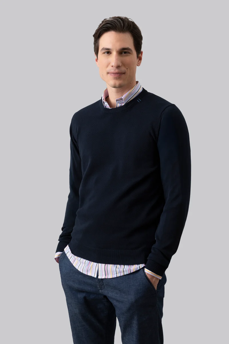 Maglia girocollo con punto jacquard sul davanti e contrasti colorati
