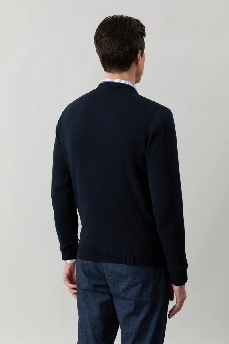 Maglia girocollo con punto jacquard sul davanti e contrasti colorati
