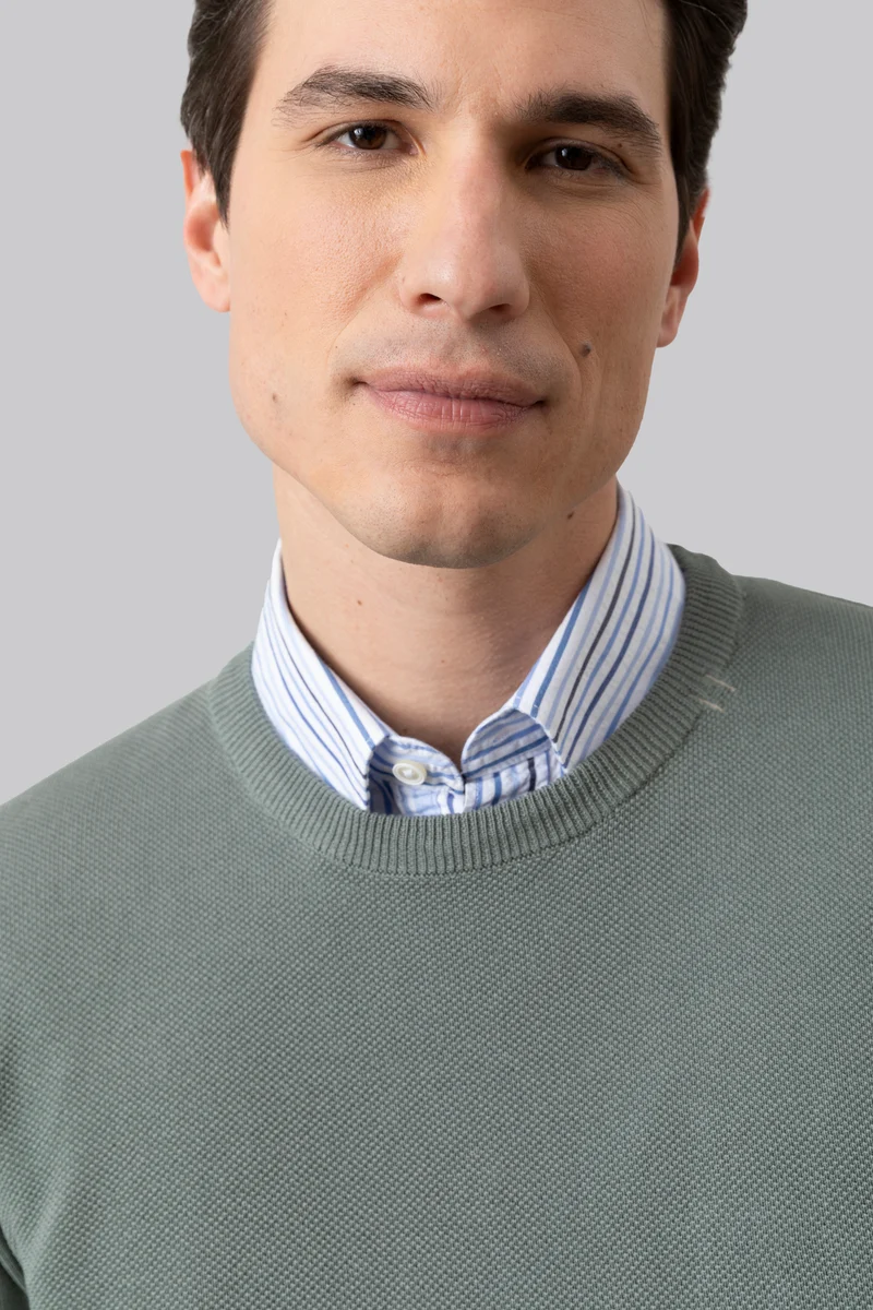 Maglia girocollo con punto jacquard sul davanti e contrasti colorati