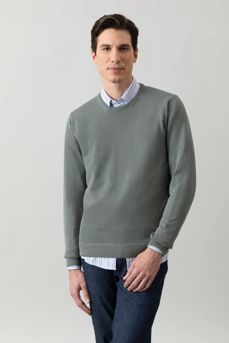 Maglia girocollo con punto jacquard sul davanti e contrasti colorati