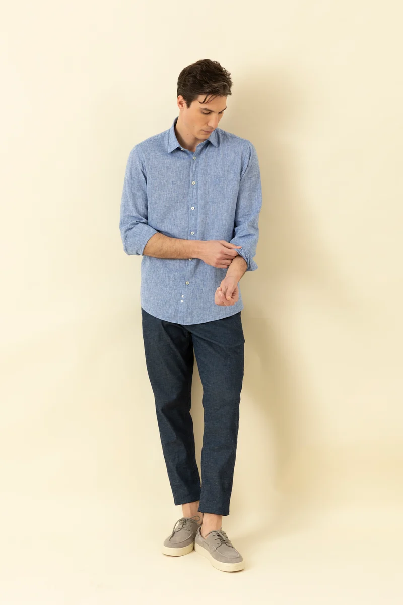 Camicia collo classico in tinto filo misto lino cotone