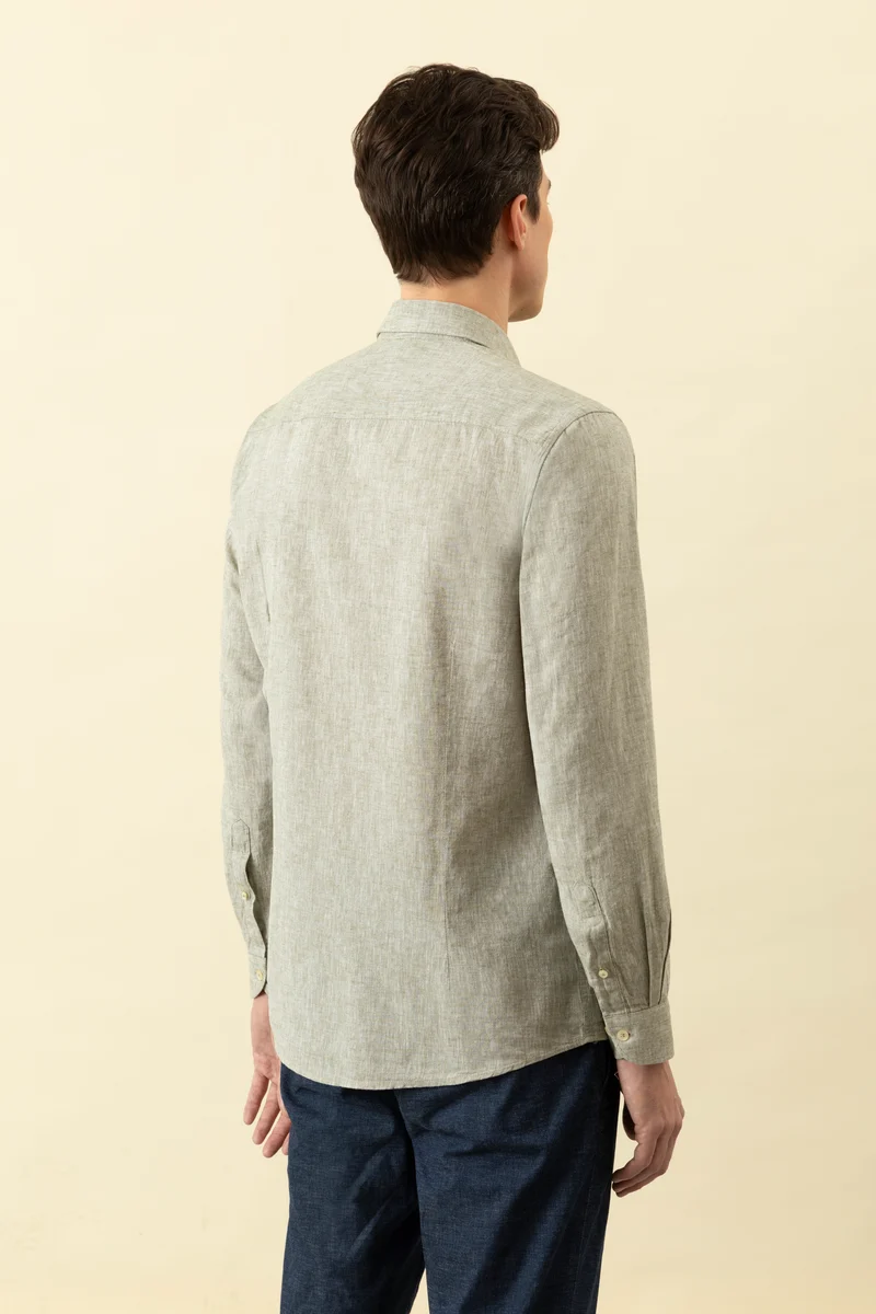Camicia collo classico in tinto filo misto lino cotone