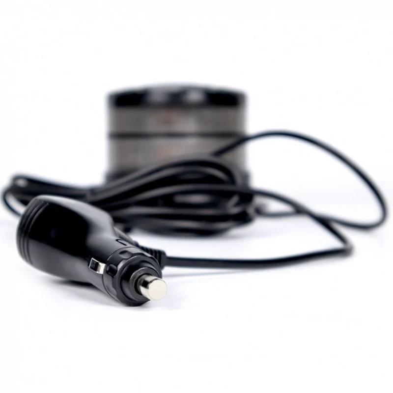 Faro LED con lente scura, base magnetica e montaggio a bullone