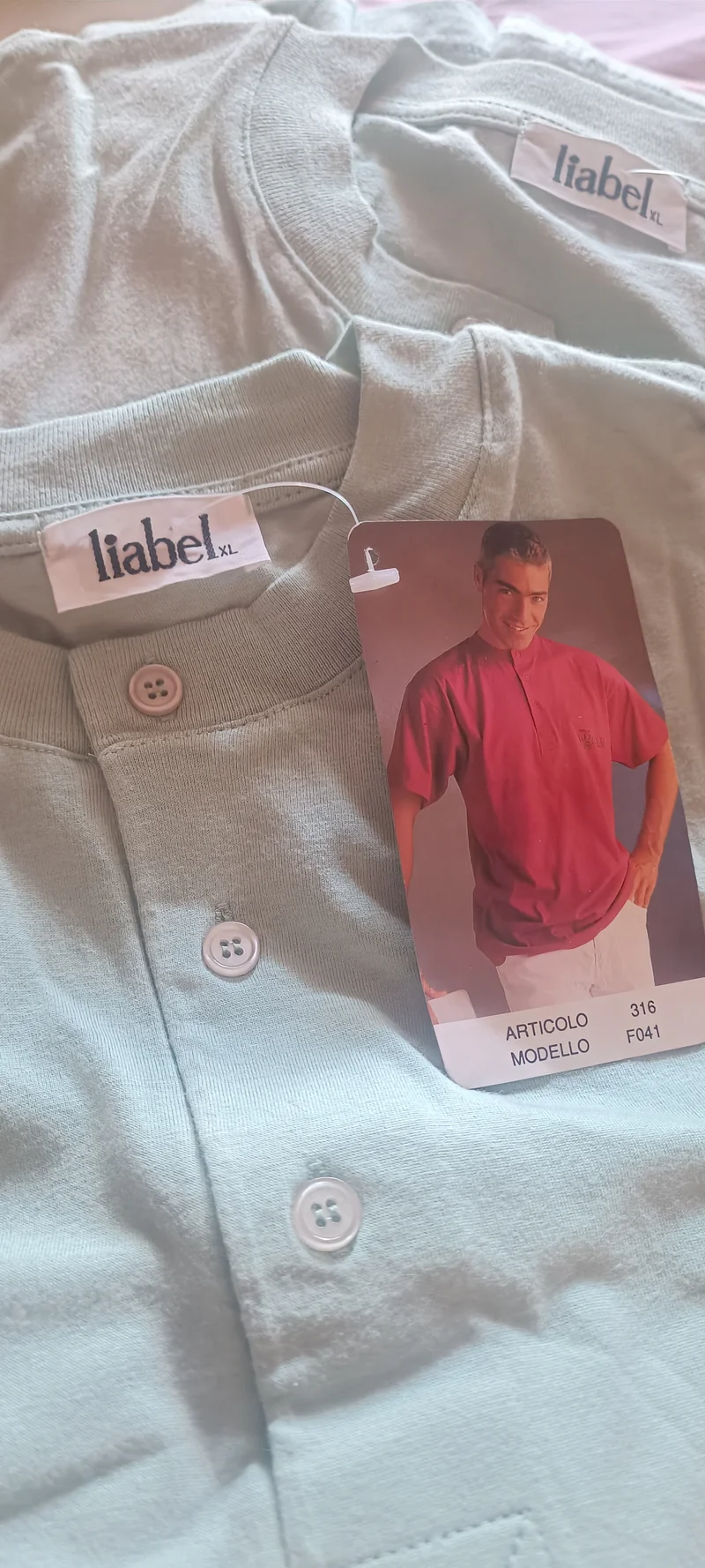 Maglia uomo della Liabel , mezza manica colore verde acqua, taglia XL. 400g.