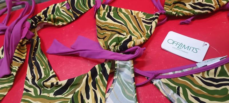 Parah OffLimits costume monokini e bikini fantasia, taglia 44. 350g.