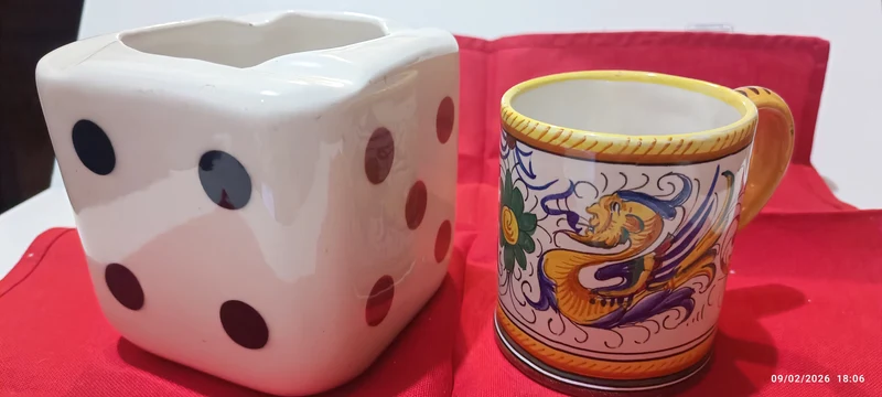 Vintage anni sessanta. Boccale di ceramica Deruta e grande posacenere di ceramica Donadelli. 600g.