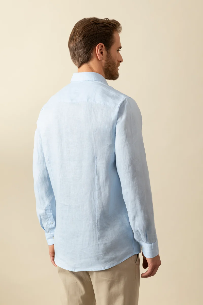 Camicia in 100% puro lino con collo classico