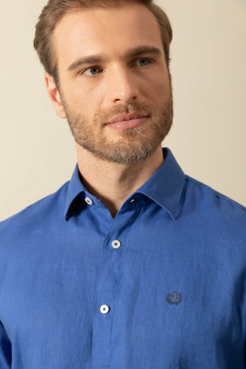 Camicia in 100% puro lino con collo classico