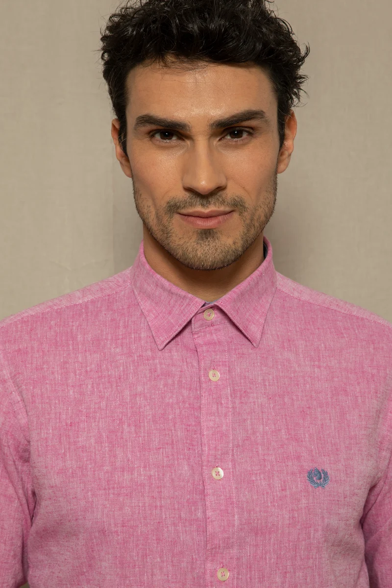 Camicia collo classico in tinto filo misto lino cotone