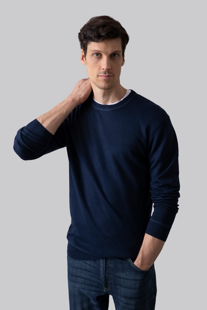 Maglia girocollo con motivo fasce in punto 3D