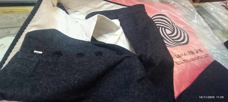 Pantalone vintage taglia 44 in pura lana vergine. 800g.