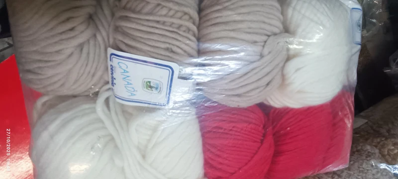 Canada Cervinia favoloso filato italiano misto lanain mix di colori in foto per realizzare cappelli, sciarpe e tanto altro, facile da lavorare non ferri 8. . 1kg