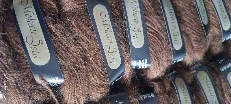 Mohair Seta, morbido e leggero filato moda, colore marrone dorato. o bluette. 280 g.