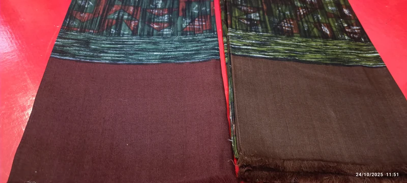 Set vintage di due sciarpe di lana e seta, eleganti e comode, colori in foto. 150 g.