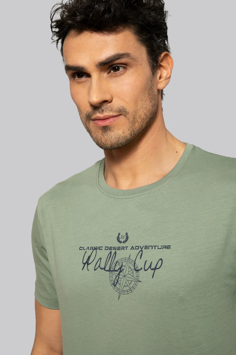 T-Shirt Grafica con Trofeo Rally