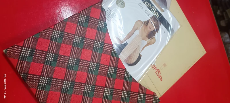 Idea regalo originale. Scatola vintage OMSA co due confezioni moda moderne taglia III . 200 g.