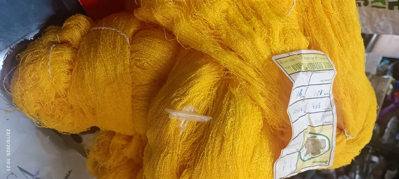 SILT Tintoria San Marco Carpi - matasse di bouclerino giallo in offerta. Titolo1/14. 3,8 kg.