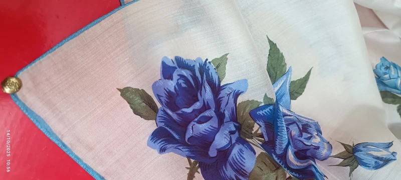 Foulard vintage di seta pura. 100 g.