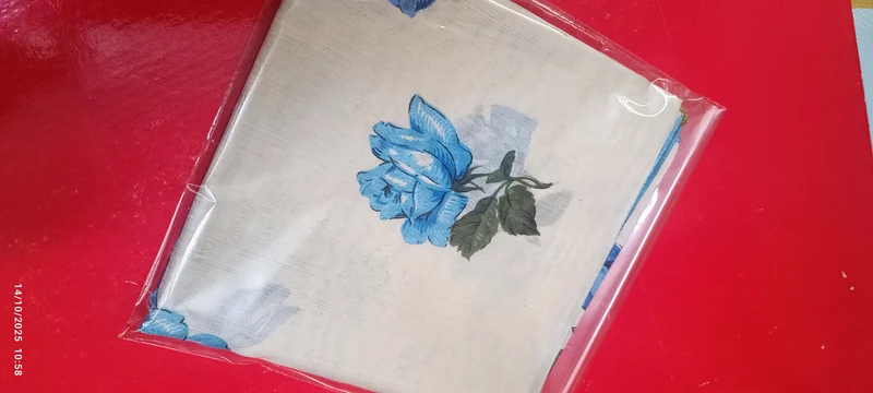 Foulard vintage di seta pura. 100 g.