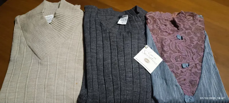Tre body, Liabel e Luca, due in maglina sotto giacca e uno in lycra e pizzo. Taglia 3. 600g.