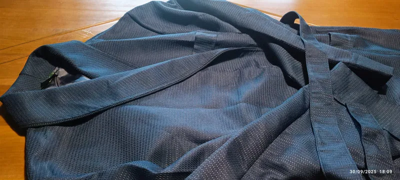 Giacca da camera in microfibra blu, taglia 48. 500g.