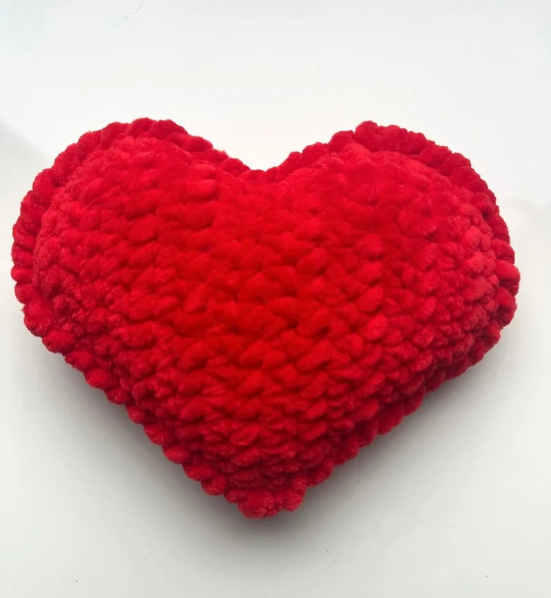 Schema uncinetto GRATUITO "Cuore" (giocattolo amigurumi)