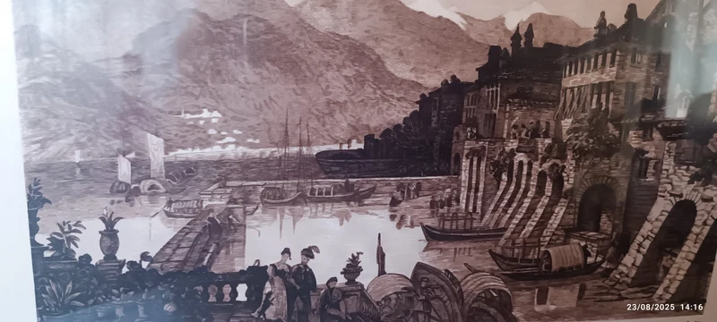 Stampa su seta Manifattura Segalini, incorniciata anni sessanta. Misure cm 38 x cm 50. Cornice in legno con vetro. 1 kg.