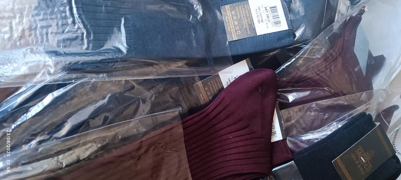 Calze uomo facenti, filo di scozia ritagliato a mano, costina scarto ago, colore blu(3paia) colore bordeaux(3 paia) colore grigio(2 paia)., taglia 12, scarpe 43/44. 8 paia. 600g. €27,20.