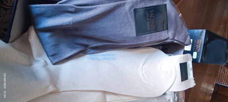 Calze uomo Leger Chiffon Facenti in filo di scozia. Colore grigio(3 paia) e beige(2paia), taglia 12.. 400 g.