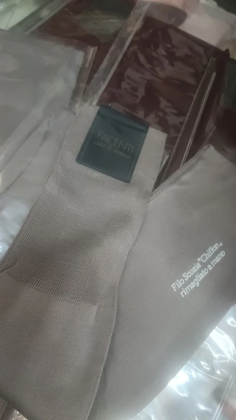 Calze uomo Leger Chiffon Facenti in filo di scozia. Colore grigio(3 paia) bordeaux(3paia) taglia 12,5/13. 400 g.