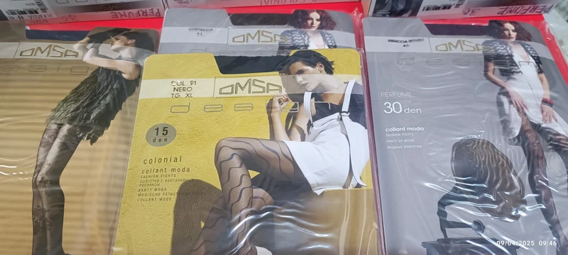 Quattro collant moda OMSA, 15, 20 e 30 den, mis 4L(3 )e XL(1). Colori vinaccia scuro, corteccia, nero e mirto.300 g.